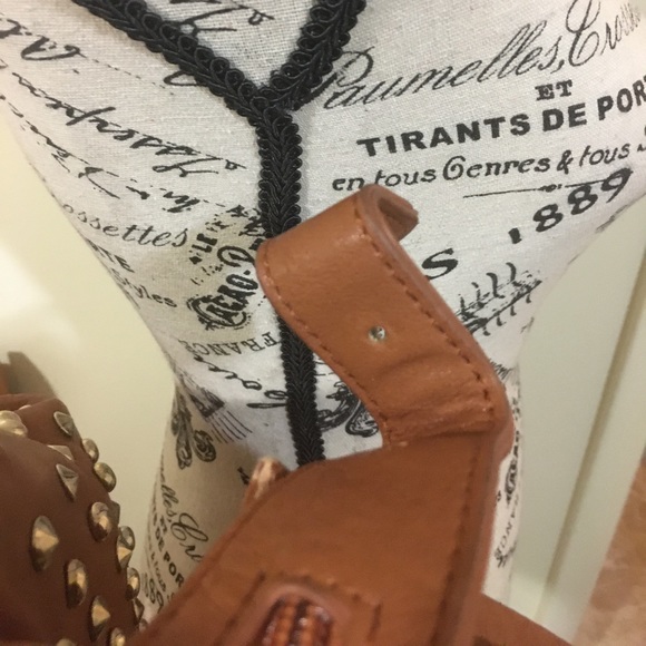 Metal dotted camel colored purse - Picture 3 of 8